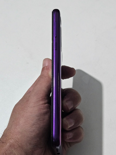 Smartphone Motorola One Macro 64 Gb / 4 Gb Ram Cor Violeta Violeta-escuro (Usado)