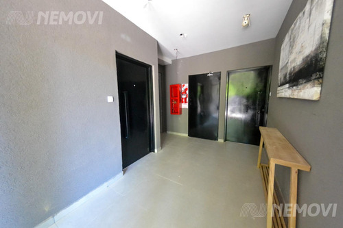 Venta Local Con Patio Parque Saavedra