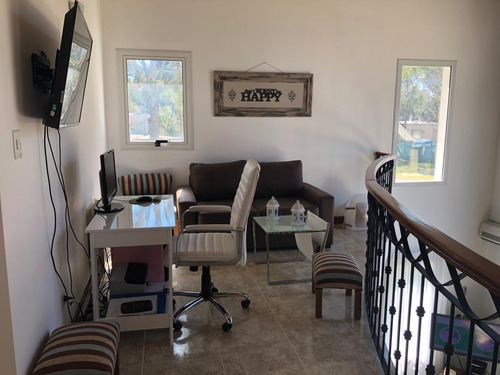 Casa De 5 Dormitorios Y 4 Baños La Herradura