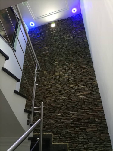 Se Vende Townhouse Lomas Del Este Valencia