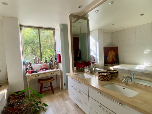 Amplio Dúplex Con Jardín En Venta 5 Dorm. En La Dehesa
