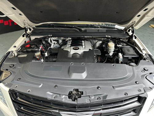 Cadillac Escalade ESV 6.2 Premium V8 8 Pas At