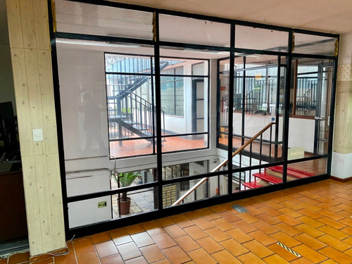 Imagen 7 de 14 de Edificio Con 6 Bodegas 2 Locales Comerciales Oficinas Y Casa