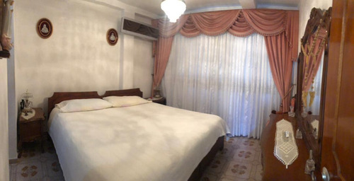 Imagen 8 de 10 de Venta Casa Lomas De La Trinidad 390mts2. Baruta 6h/5b/7p.e