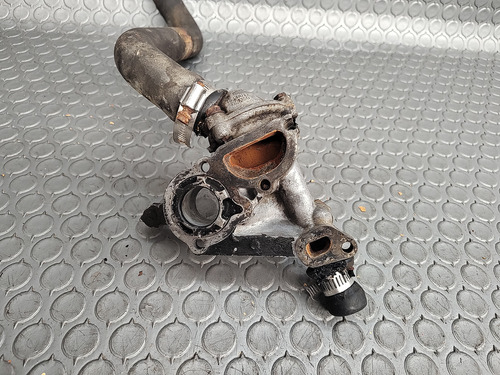 Toma De Agua Nissan Tsuru 4cil 8 Válvulas Mod 83-92 (Usado)