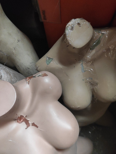 Maniquíe Torso Mujer Dama Fibra De Vidrio Medio Cuerpo