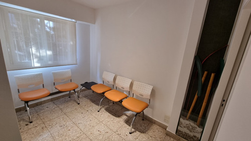 Alquiler De Consultorio Odontológico Por Mes En Colegiales. A Estrenar