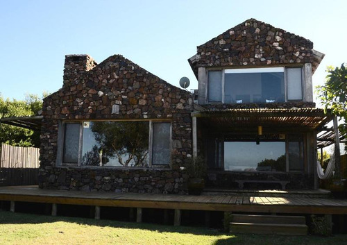 Mandragora, Casa En Punta Piedras
