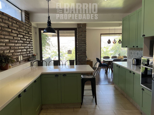 Casa En Venta De 4 Dorm. En Colina