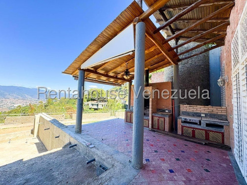 Casa En Venta En Alto Hatillo Con Imponente Vista Panorámica Al Ávila