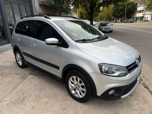 Volkswagen Suran Cross 1.6 Highline 101cv