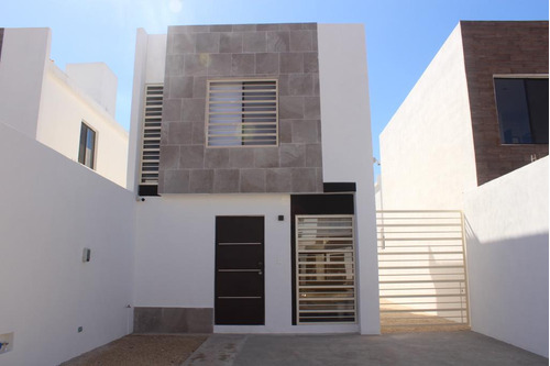 Casa En Renta En Esmeralda Residencial