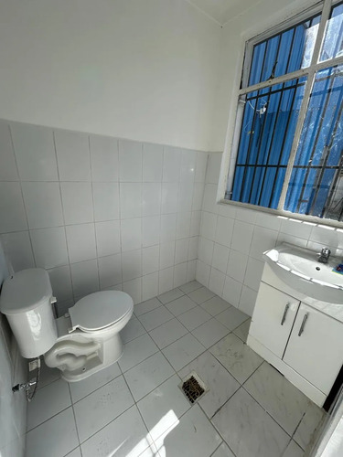 Cómodo Local Comercial En Arriendo En Calle Los Carrera