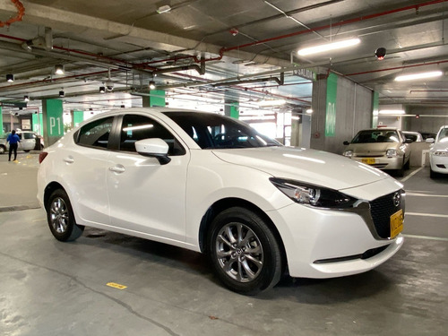 Imagen 3 de 25 de Mazda 2 Sedan