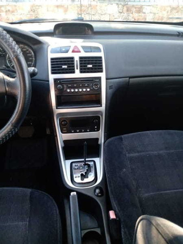 Imagem 9 de 13 de Peugeot 307 Sedan Feline 2.0 16v(aut.) 4p
