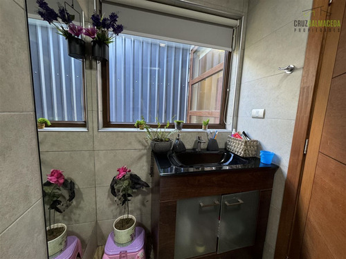 Casa En Venta De 5 Dorm. Parque Ivian En Puerto Varas