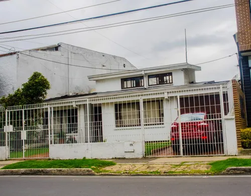 Casa En Venta En Calatrava. Cod V1051066