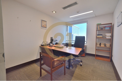Modernas Oficinas Con Hermosa Vista En Las Condes.