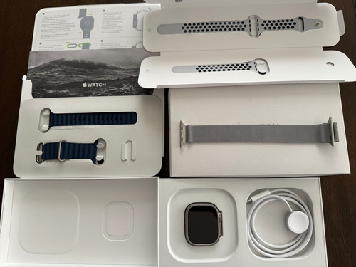 Apple Watch Ultra 2 + 2 Correas Blanco Oceanic Azul Titanio (Usado)