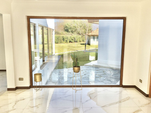 Fabulosa Residencia Como Nueva, Espectaculares Terminaciones