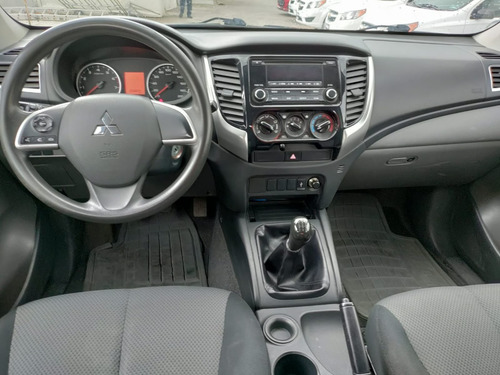 Imagen 10 de 14 de Mitsubishi L200 2018 2.4 Cabina Doble 4x2 Mt