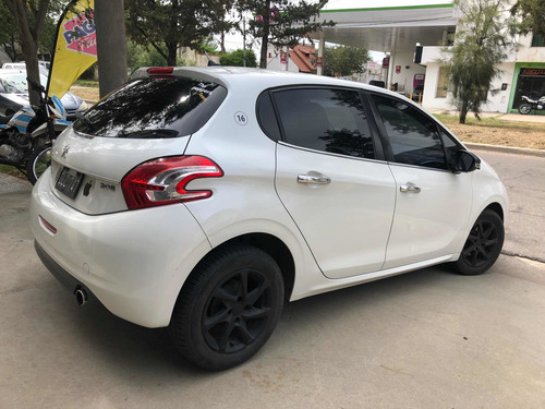 Peugeot 208 1.5 Allure Touchscreen 2015