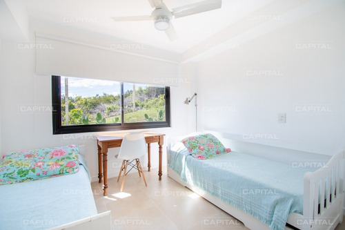 Apartamento Esquinero En Alquiler Temporario De Tres Suites Con Parrillero Propio-ref:29236