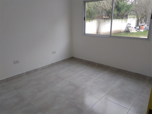 Casa De 4 Ambientes Con Piscina En Venta
