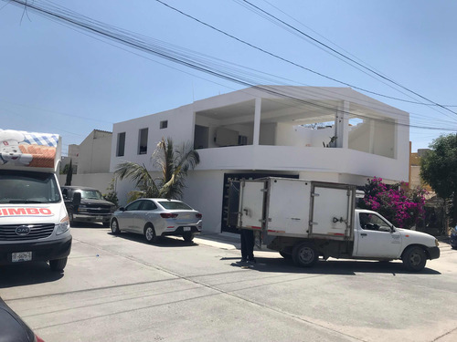 Casa 2 Niveles, 3 Recamaras Y Terraza