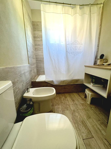 Imagen 12 de 16 de Casa En Venta En El Canton Barrio Puerto Lote Interno Con Pileta