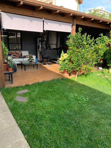Se Vende Negocio Funcionando Con Casa Grande, Metro Mirador