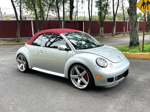 Volkswagen Beetle 2.0 Cabrio Turbo 5vel Piel Mt