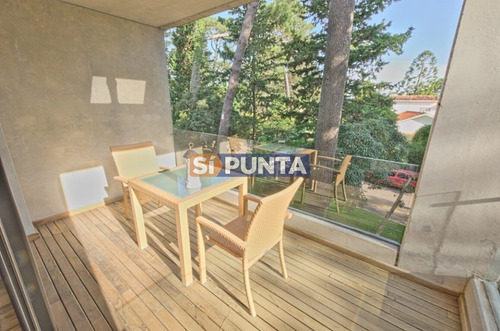 Imagen 2 de 21 de Apartamento En Alquiler, 1 Dormitorio Y Medio