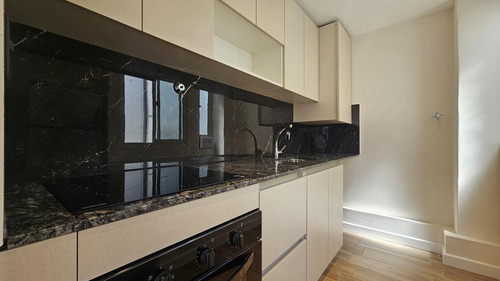 Venta - Departamento Dos Ambientes Reciclado A La Calle Con Balcón Terraza - Santa Fe 2061