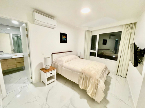 Imagen 4 de 16 de Alquiler Apartamento En Torre Paramount Punta Del Este