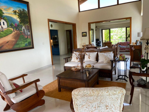 Excelente Casa En Uno De Los Mejores Proyectos De Jarabacoa, Rep Dom