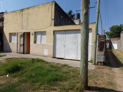 Casa Con Cochera, Patio Y Departamento Extra, Guadalupe Oeste, Santa Fe