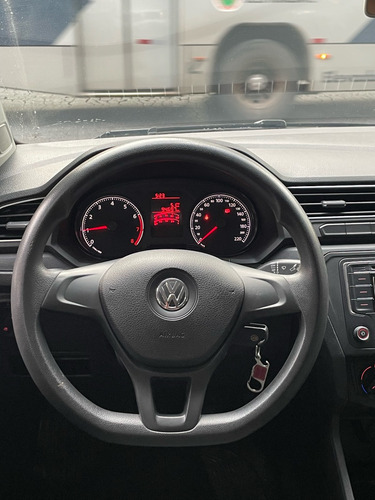 Volkswagen Voyage 1.0 MPI (Flex)