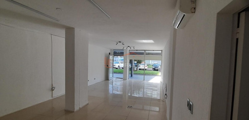 Local Comercial En Alquiler Anual De 45 M2 En Roosevelt - Punta Del Este- Ref: 21931