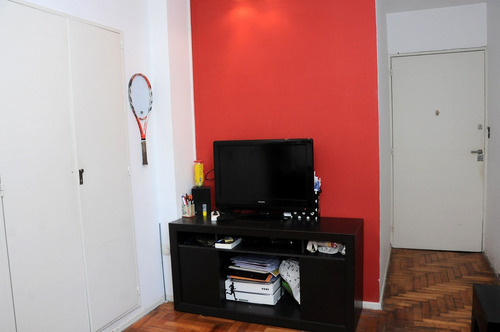 Imagen 9 de 18 de Monoambiente En Venta En Almagro - Muy Luminoso