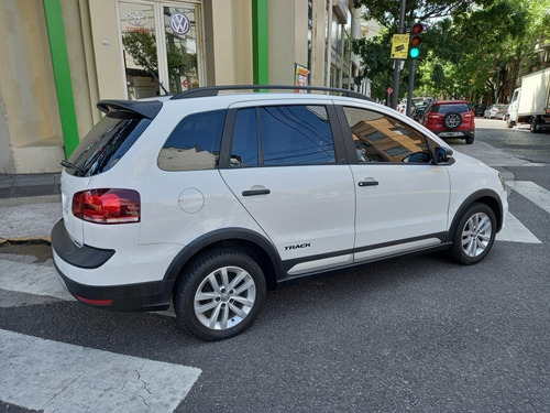 Volkswagen Suran 2017 1.6 Track