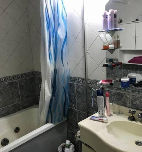 Imagen 8 de 10 de Casa Ph 4 Ambientes - Venta - Hurlingham - Proximo Santa Rosa - Permuta