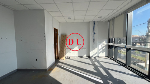 Box De 29 M² | Un Ambiente En Edificio Médico Nuevo Prado