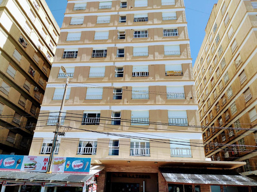 Departamento En Venta De Tres Ambientes Frente Al Mar En Mar De Ajó