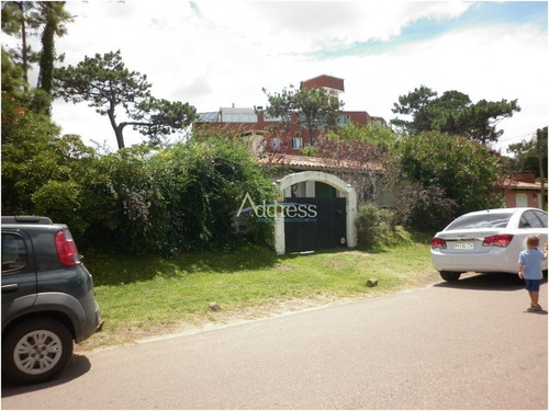 Chalet En Playa Mansa- Ref: 2795
