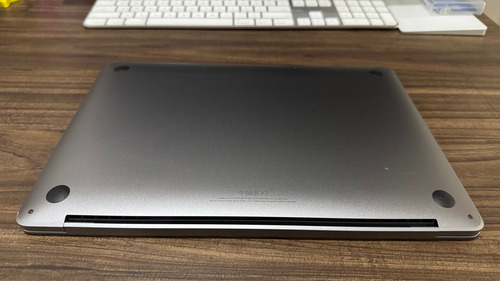 Macbook Pro 2020 13 Chip M1 16gb Ram 1tb Ssd Space Gray (Usado)