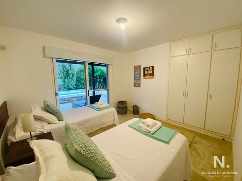 Excelente Casa De Seis Dormitorios En El Chorro Manantiales