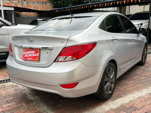 Hyundai Accent 1.3 Gl 5 p