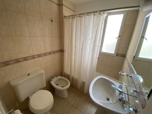 Alquiler Departamento 3 Amb Con Dependencia Y Cochera