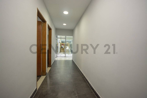 Venta Oficinas + Depósito + Cocheras - Financiación